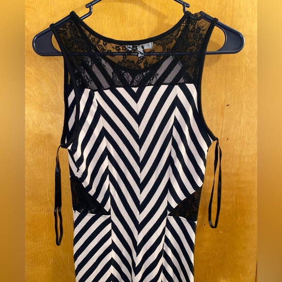 Monteau Maxi Dress - Picture 6 of 8